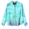 YIPPIE HIPPIE Damen Bluse S52‑200 – Leicht fallende Boho‑Bluse in Türkis mit floralem Print & dekorativen Bordüren S