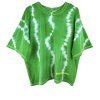 YIPPIE HIPPIE Damen Nicki‑Shirt S52‑532 – Tie‑Dye Oversize Shirt in Grün mit „peace.love.sun.“ Stitch