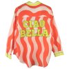 YIPPIE HIPPIE Damen Bluse S52‑210 – Oversize Bluse im Wellen‑Print mit „CIAO BELLA“ Rückenprint S
