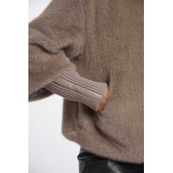 RINO & PELLE Damen Jacke Nesrin 7002611 – Kuschelige Kurzjacke in Faux‑Fur‑Optik in Mocha Latte